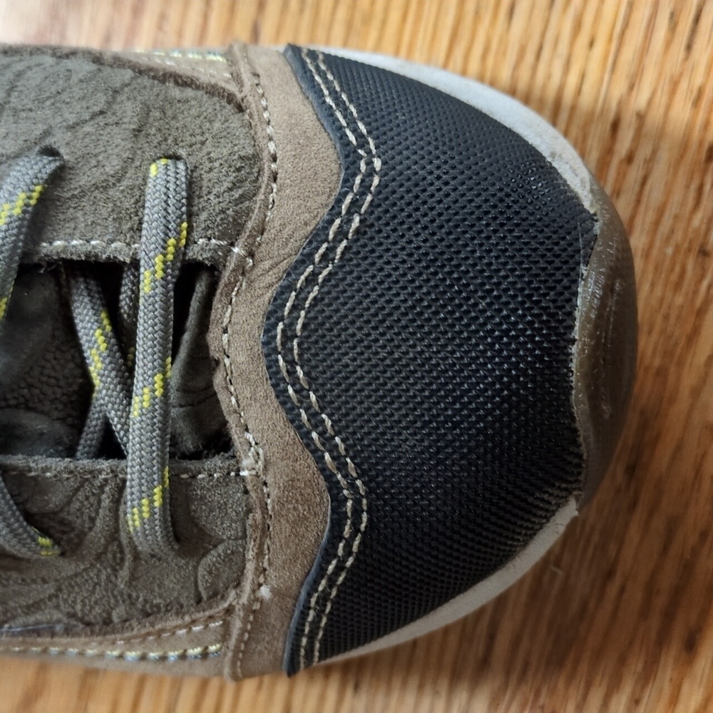 Taos Footwear Gray and Olive Athletic Shoes - Picture 11 of 13